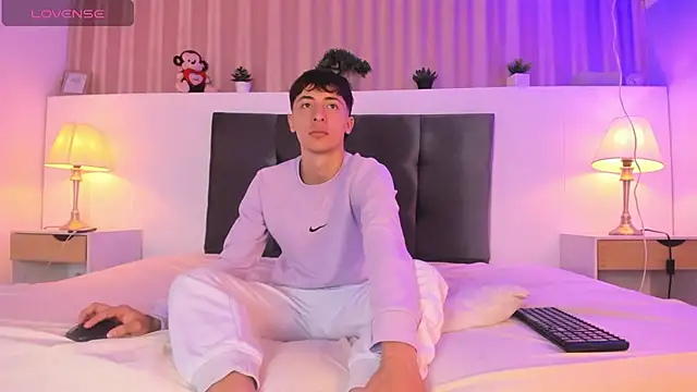 AlessandroDybala online show from December 31, 2024, 11:42 am