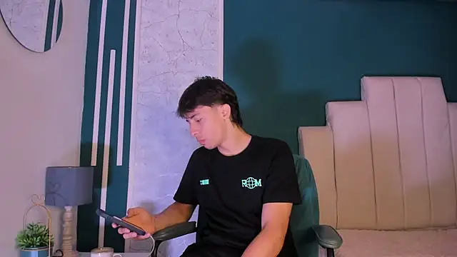 Snapshot of AlessandroDybala chatting on October 10, 2025, 12:04 pm AlessandroDybala online show from October 10, 2025, 12:04 pm