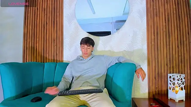 Snapshot of AlessandroDybala chatting on October 12, 2025, 12:37 pm AlessandroDybala online show from October 12, 2025, 12:37 pm