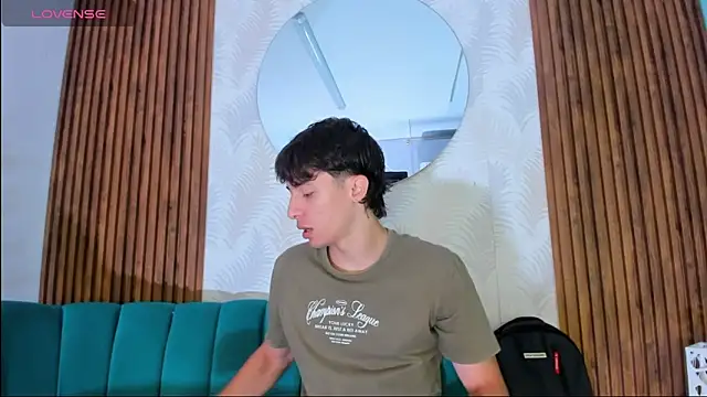 Snapshot of AlessandroDybala chatting on October 15, 2025, 12:05 pm AlessandroDybala online show from October 15, 2025, 12:05 pm