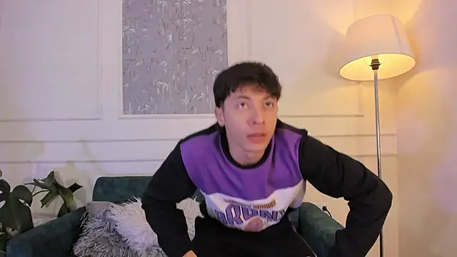 Snapshot of AlessandroDybala chatting on October 19, 2025, 12:28 pm AlessandroDybala online show from October 19, 2025, 12:28 pm