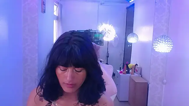 Snapshot of candy_lux_ chatting on January 13, 2025, 8:04 pm candy lux online show from January 13, 2025, 8:04 pm