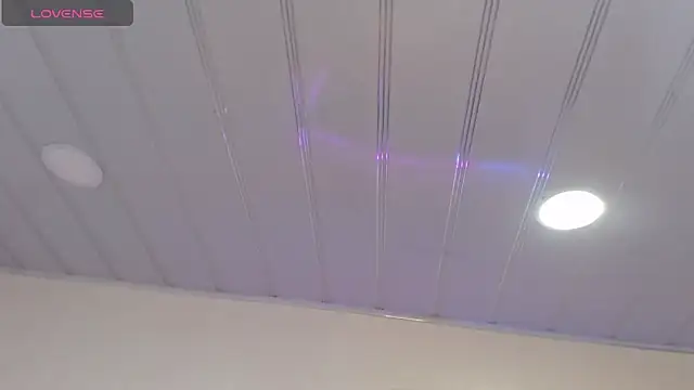 Snapshot of candy_lux_ chatting on April 20, 2026, 3:48 pm candy lux online show from April 20, 2026, 3:48 pm