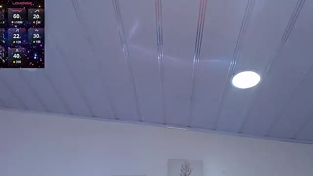 Snapshot of candy_lux_ chatting on May 1, 2026, 2:43 pm candy lux online show from May 1, 2026, 2:43 pm