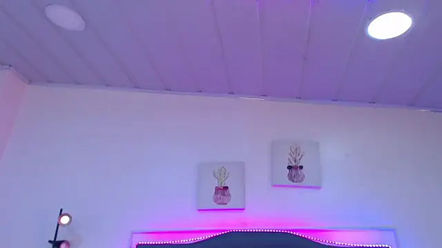 Snapshot of candy_lux_ chatting on May 9, 2026, 3:06 pm candy lux online show from May 9, 2026, 3:06 pm
