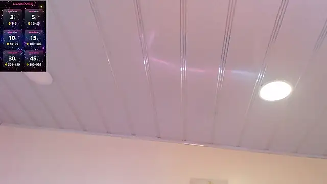 Snapshot of candy_lux_ chatting on May 21, 2026, 1:07 pm candy lux online show from May 21, 2026, 1:07 pm