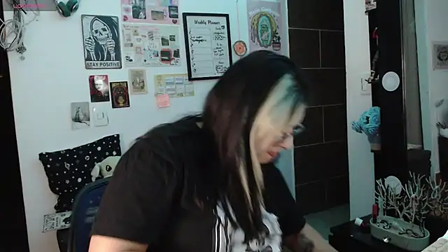 mollyshake1 online show from September 23, 2025, 5:54 am