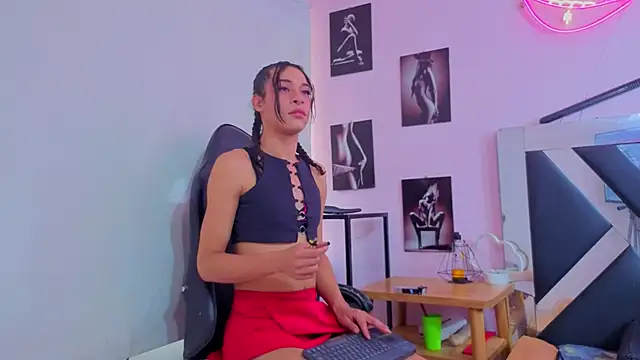 karla cutesweet online show from November 12, 2025, 12:38 pm