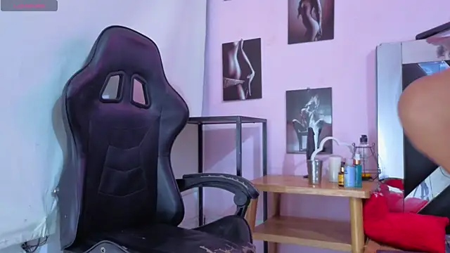 karla cutesweet online show from November 16, 2025, 10:54 am