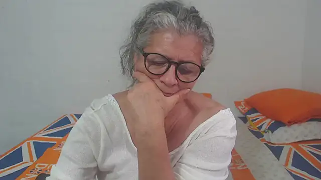 candy mature  online show from February 19, 2025, 9:58 pm