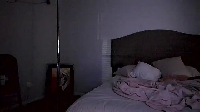 yiauana online show from October 17, 2025, 12:25 am