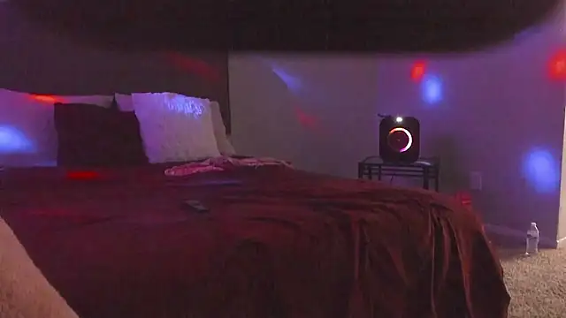 Snapshot of yiauana chatting on February 24, 2026, 12:52 am yiauana online show from February 24, 2026, 12:52 am