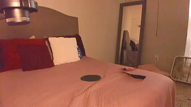 Snapshot of yiauana chatting on April 18, 2026, 3:43 am yiauana online show from April 18, 2026, 3:43 am
