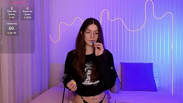 Ester Hill online show from December 11, 2024, 7:57 pm