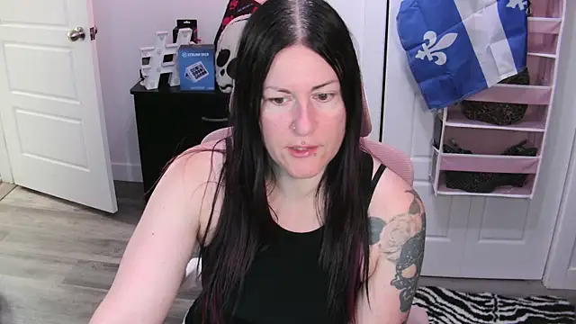 Snapshot of gennyrock chatting on July 24, 2026, 11:41 am gennyrock online show from July 24, 2026, 11:41 am