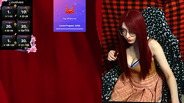 Snapshot of ElliMoor chatting on September 22, 2025, 11:23 am ElliMoor online show from September 22, 2025, 11:23 am