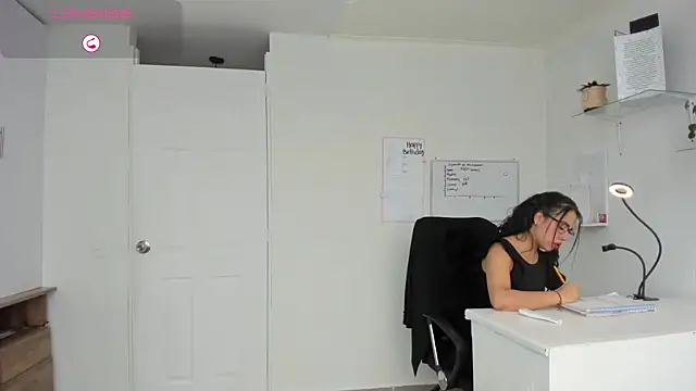 Snapshot of susana_monroy chatting on October 8, 2025, 6:49 pm susana monroy online show from October 8, 2025, 6:49 pm