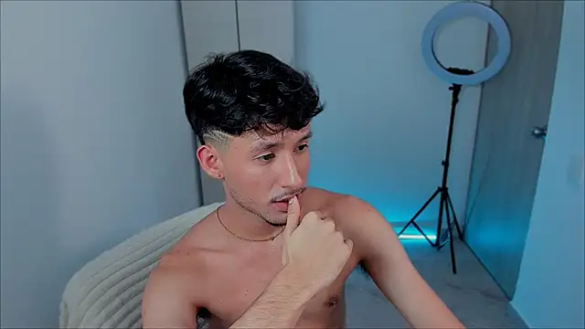 dimitri targaryen online show from December 17, 2024, 2:44 am