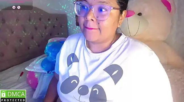 Snapshot of KittyHot20 chatting on December 29, 2024, 1:02 am KittyHot20 online show from December 29, 2024, 1:02 am