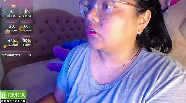 Snapshot of KittyHot20 chatting on March 16, 2025, 12:44 pm KittyHot20 online show from March 16, 2025, 12:44 pm