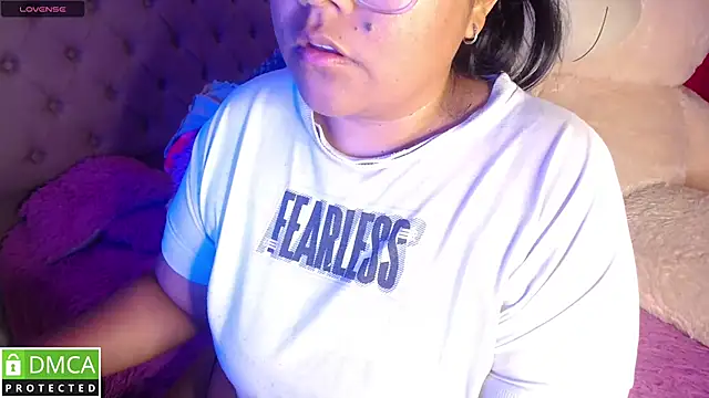 KittyHot20 online show from November 14, 2025, 7:12 pm