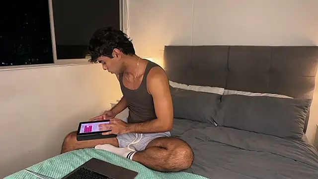 Snapshot of oliversstream chatting on February 12, 2025, 2:45 am oliversstream online show from February 12, 2025, 2:45 am