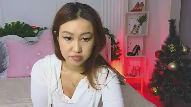 Diana Moon  online show from December 22, 2024, 8:25 pm