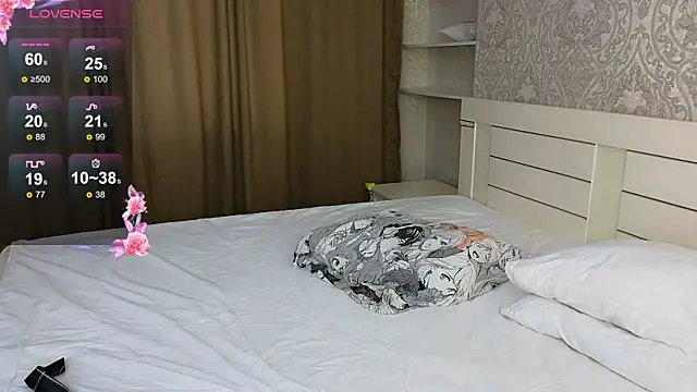 Diana Moon  online show from May 13, 2026, 1:47 am