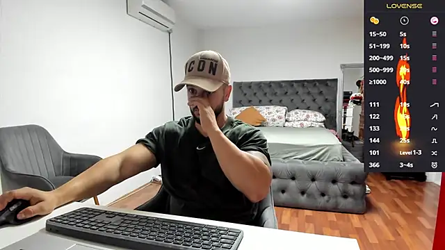 Snapshot of supermanboy94 chatting on October 13, 2025, 5:29 am supermanboy94 online show from October 13, 2025, 5:29 am