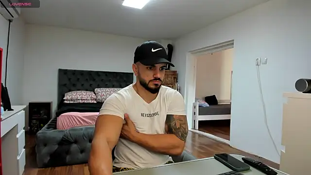 Snapshot of supermanboy94 chatting on November 3, 2025, 7:20 am supermanboy94 online show from November 3, 2025, 7:20 am