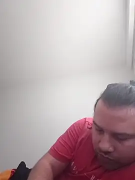 raducelfrumos99 online show from March 14, 2026, 12:43 pm