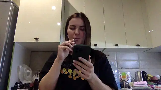 Karolina llove online show from September 28, 2025, 8:25 pm