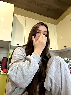 Karolina llove online show from October 28, 2025, 7:23 am