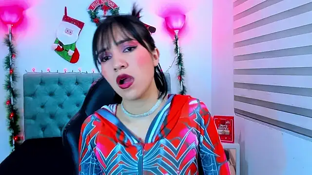 lina bedoya  online show from December 14, 2024, 11:50 am