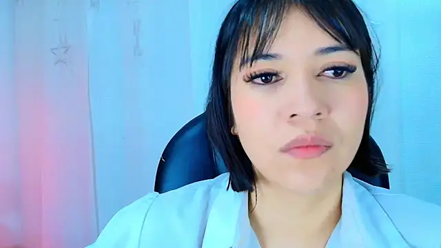 lina bedoya  online show from April 24, 2026, 11:34 am