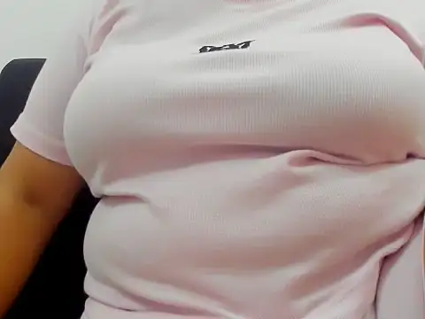 Snapshot of Kika_teem chatting on October 5, 2025, 6:12 am Kika teem online show from October 5, 2025, 6:12 am