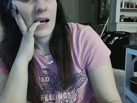 CrystalLakeXO online show from December 15, 2024, 9:56 am