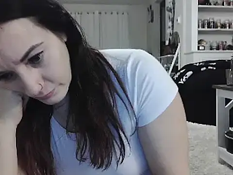 CrystalLakeXO online show from December 18, 2024, 5:48 am