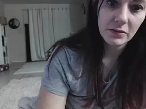 CrystalLakeXO online show from December 21, 2024, 9:33 am