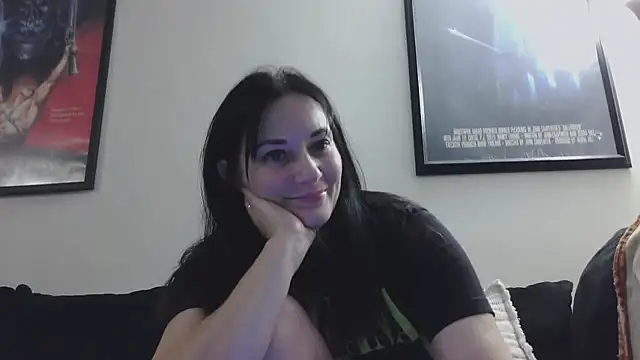 Snapshot of CrystalLakeXO chatting on September 17, 2025, 3:41 am CrystalLakeXO online show from September 17, 2025, 3:41 am