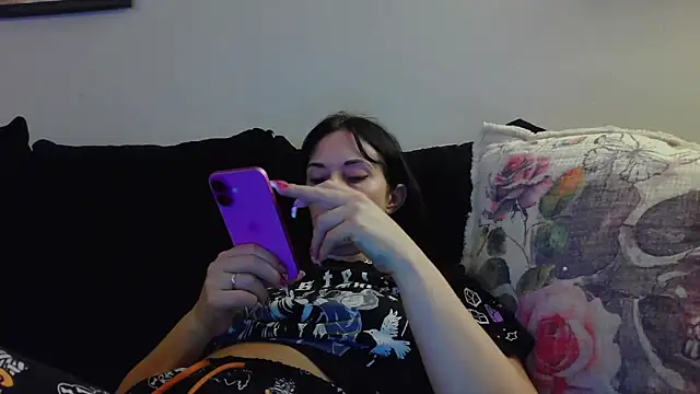 Snapshot of CrystalLakeXO chatting on October 15, 2025, 5:18 am CrystalLakeXO online show from October 15, 2025, 5:18 am