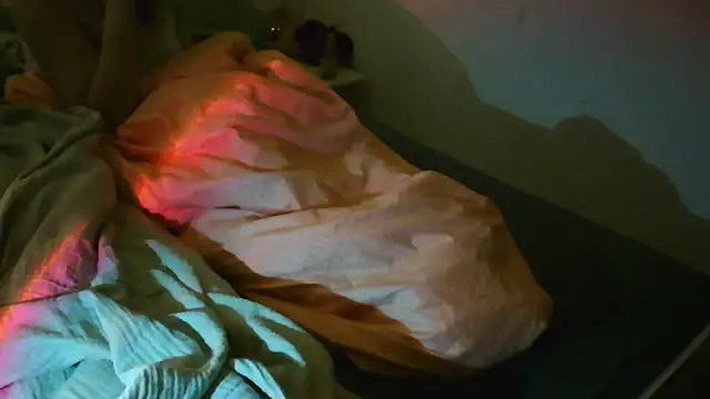 Everydayonli online show from October 12, 2025, 8:35 am