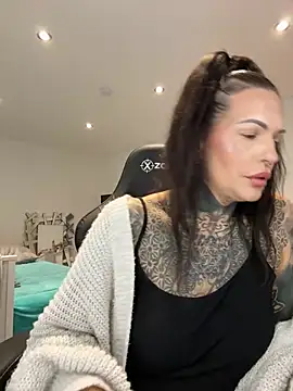 AileenInkOfficial online show from December 31, 2024, 12:57 pm