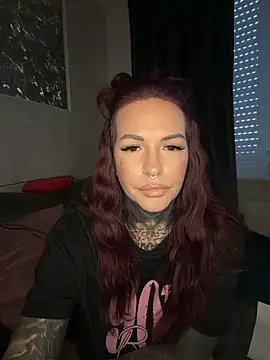 Snapshot of AileenInkOfficial chatting on March 16, 2026, 7:56 am AileenInkOfficial online show from March 16, 2026, 7:56 am