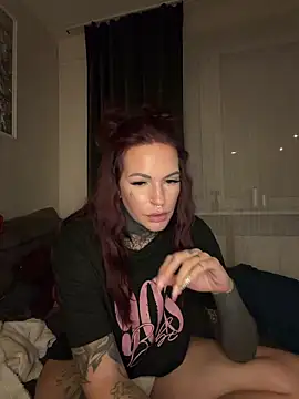 Snapshot of AileenInkOfficial chatting on March 16, 2026, 8:35 pm AileenInkOfficial online show from March 16, 2026, 8:35 pm