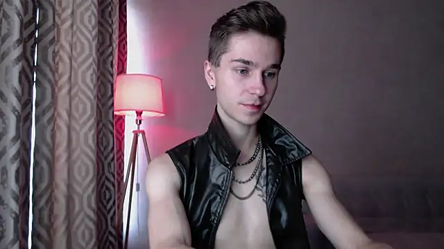 Snapshot of Joseph__Quinn chatting on October 3, 2025, 8:22 am Joseph  Quinn online show from October 3, 2025, 8:22 am