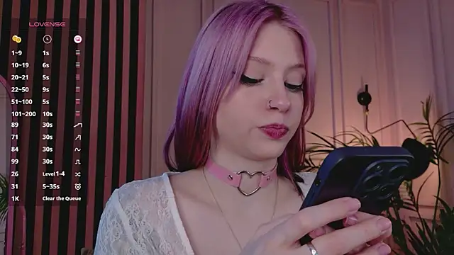arielabradberry online show from May 8, 2026, 11:37 am