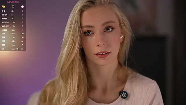 Snapshot of Vika54784 chatting on October 30, 2025, 6:04 am Vika54784 online show from October 30, 2025, 6:04 am