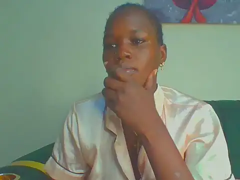 cutesmiling online show from August 6, 2026, 10:22 pm