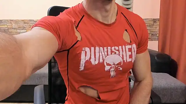 HotHunkTrainer online show from February 14, 2026, 8:44 am